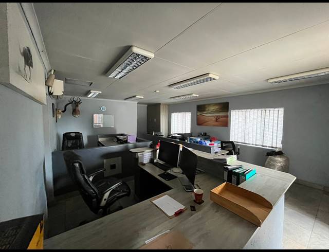 600M² WAREHOUSE FOR SALE IN DAGGAFONTEIN